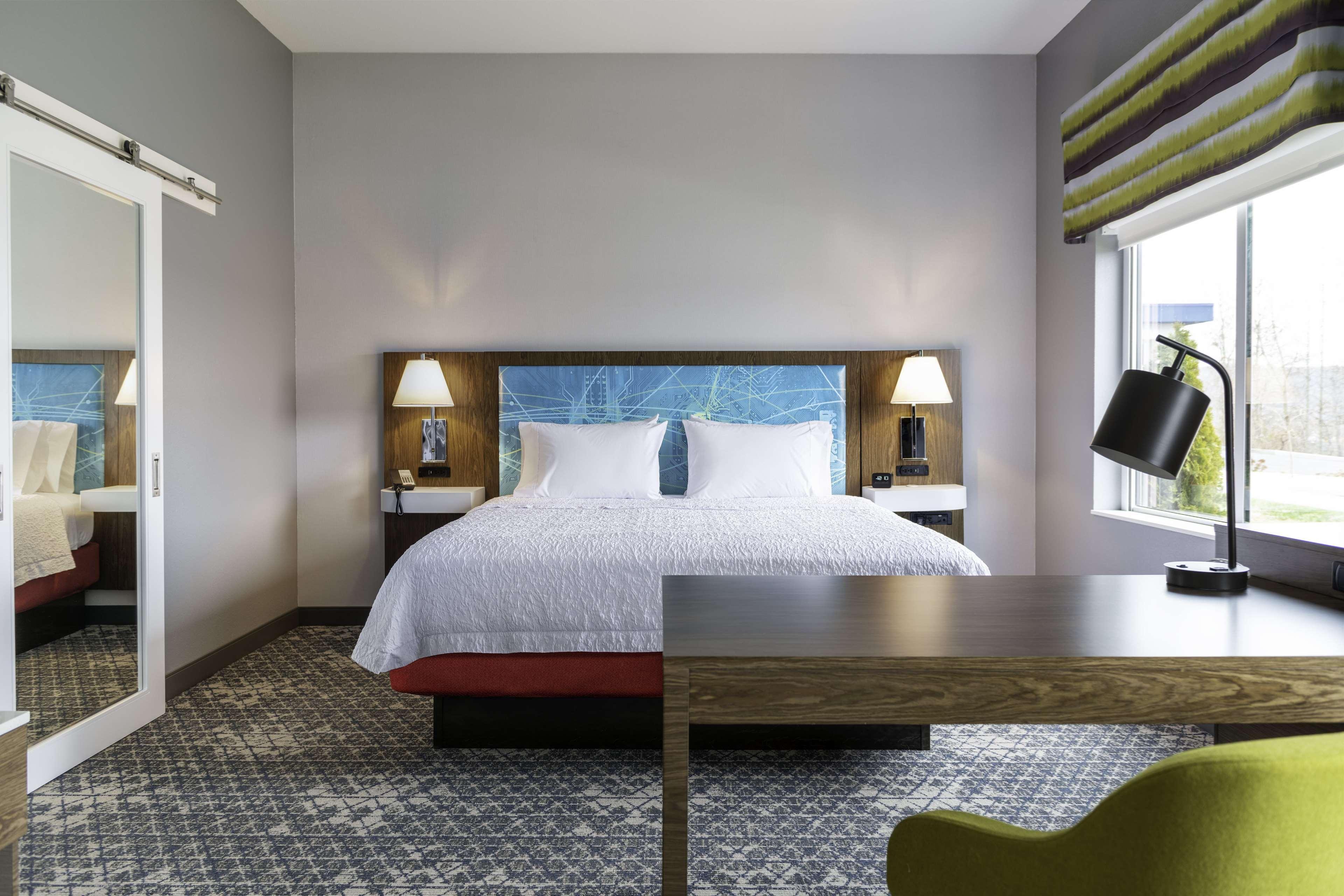 Hampton Inn & Suites Pittsburgh New Stanton Pa Buitenkant foto
