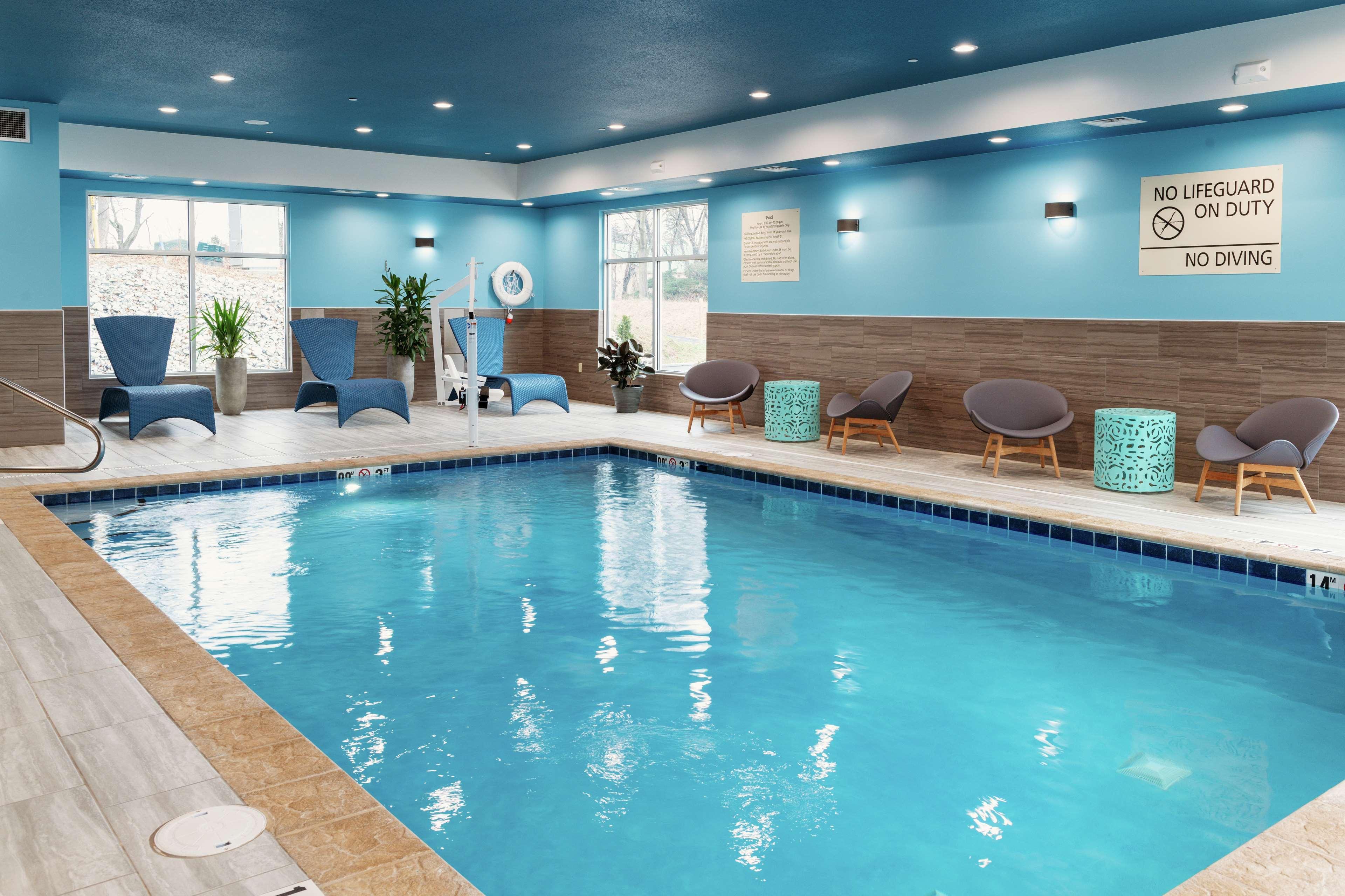 Hampton Inn & Suites Pittsburgh New Stanton Pa Buitenkant foto