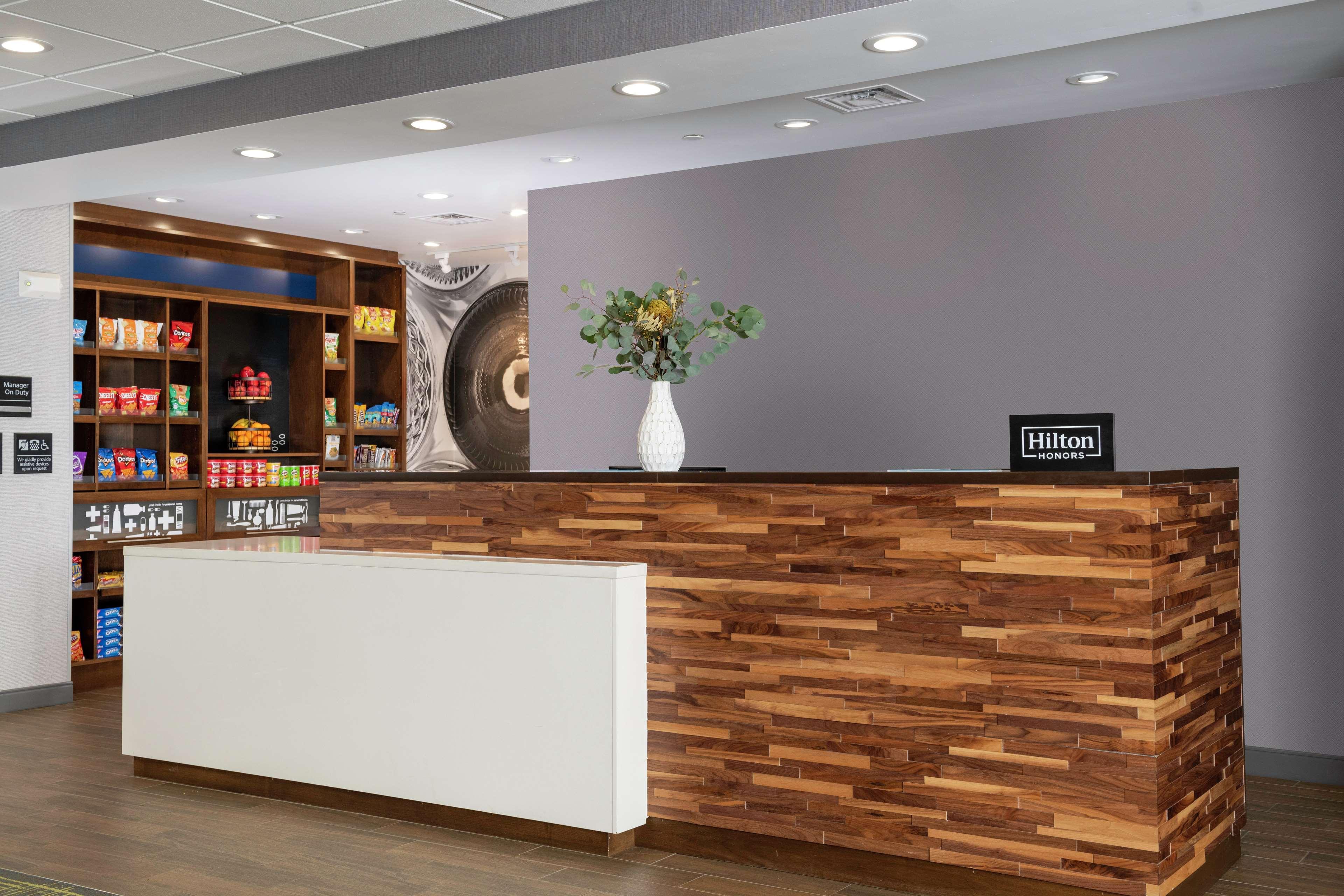 Hampton Inn & Suites Pittsburgh New Stanton Pa Buitenkant foto