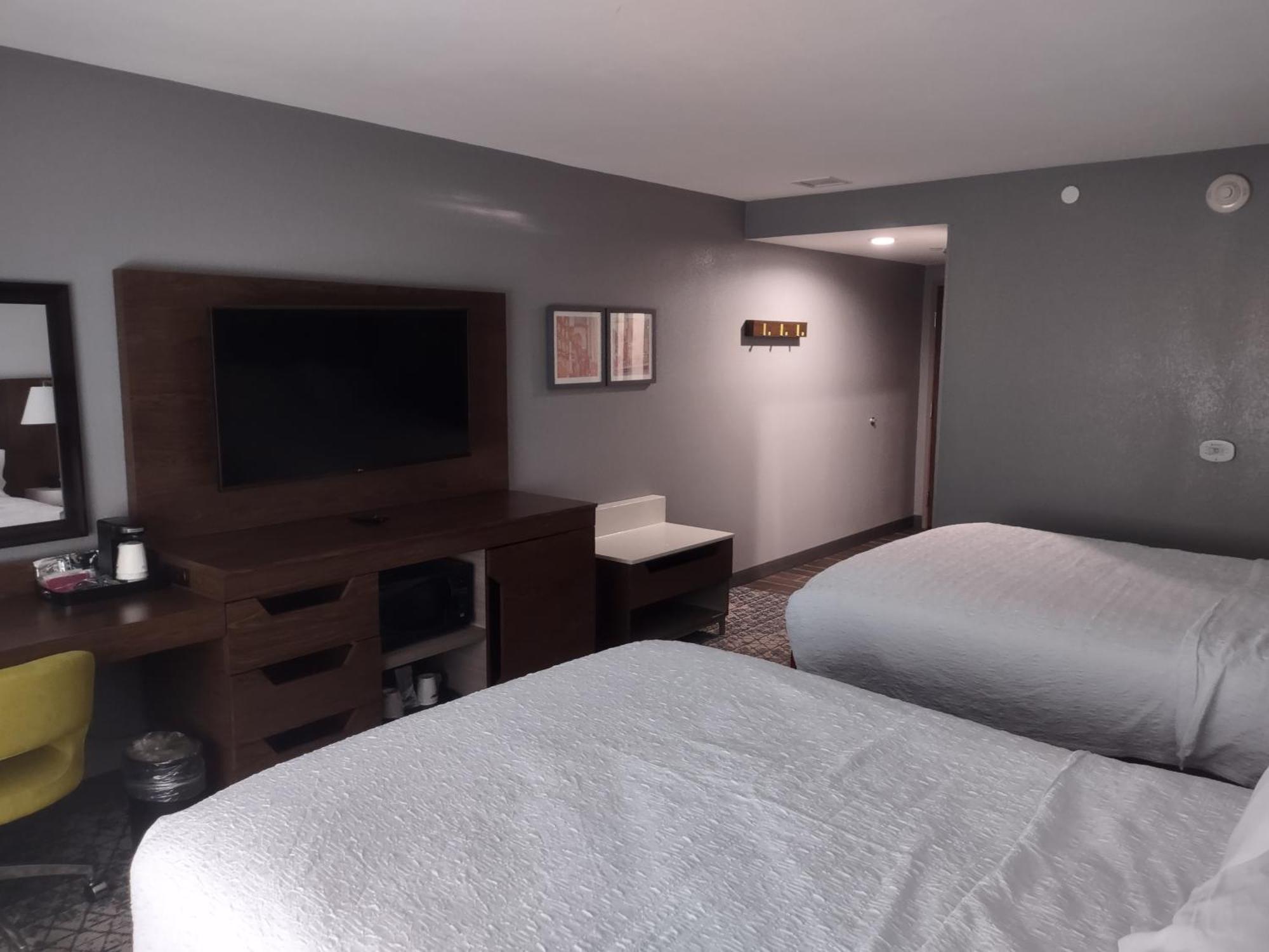 Hampton Inn & Suites Pittsburgh New Stanton Pa Buitenkant foto