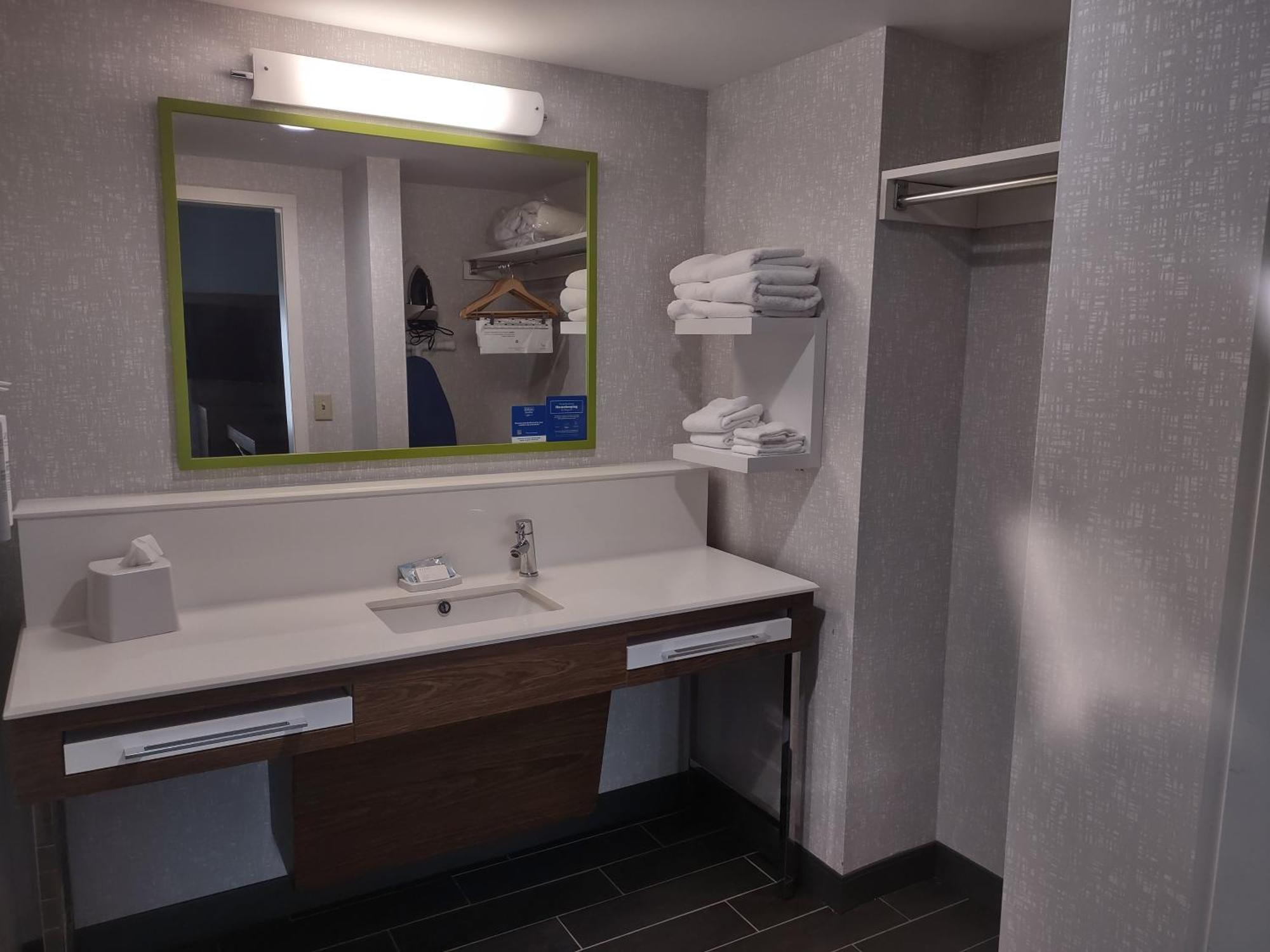 Hampton Inn & Suites Pittsburgh New Stanton Pa Buitenkant foto